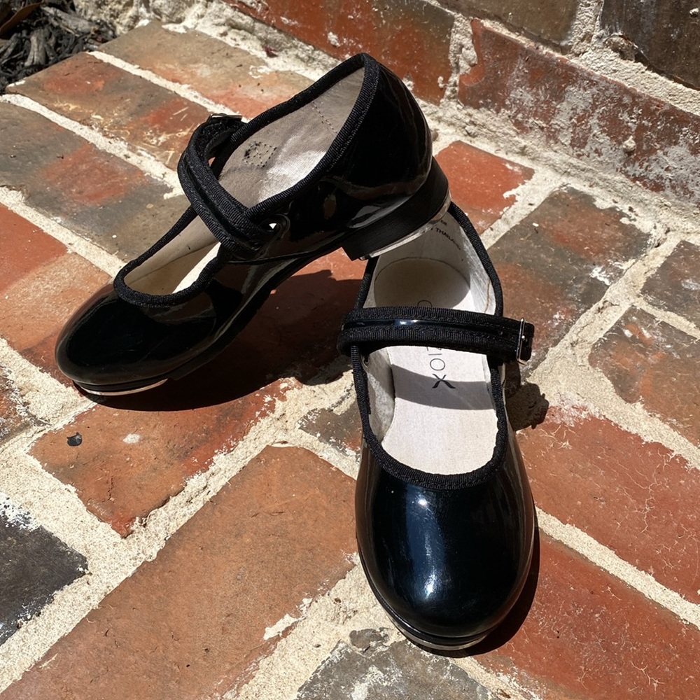 Capezio Black Patent Tap Shoes with Velcro straps Size 11 1/2